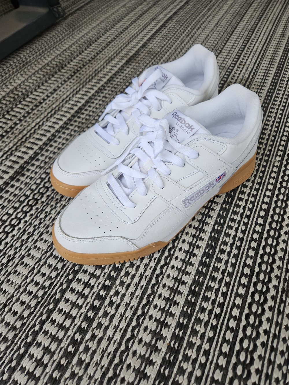 Reebok Workout Plus Mens 8.5 Womens 10 -  Classic Leather White & Gum Sneakers
